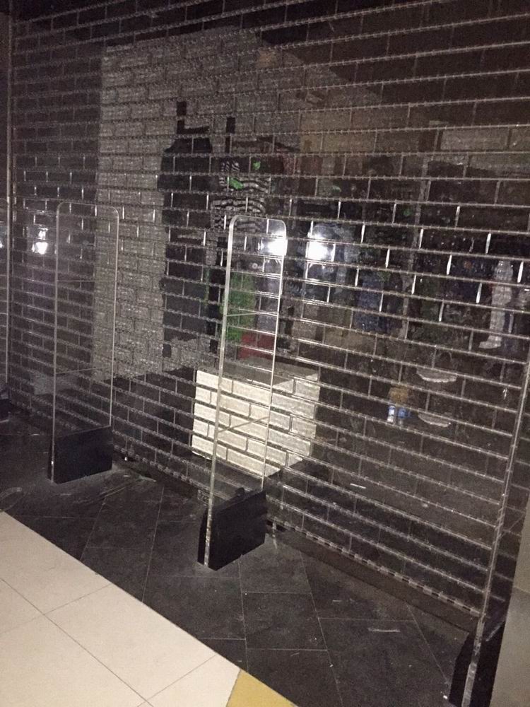 不绣钢水晶门
